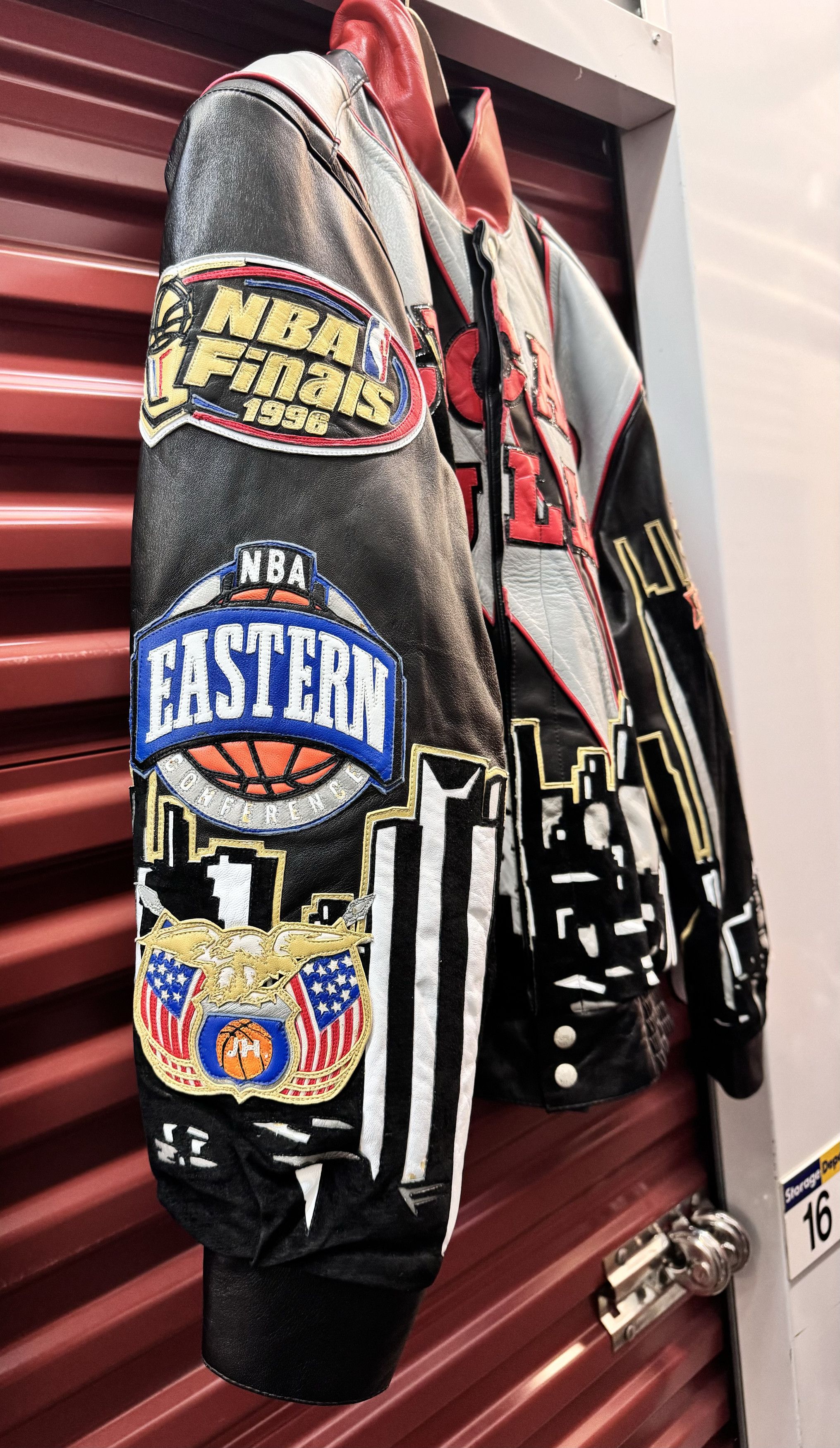 Jeff Hamilton *1996 GTOAT CHICAGO BULLS* Leather Jacket