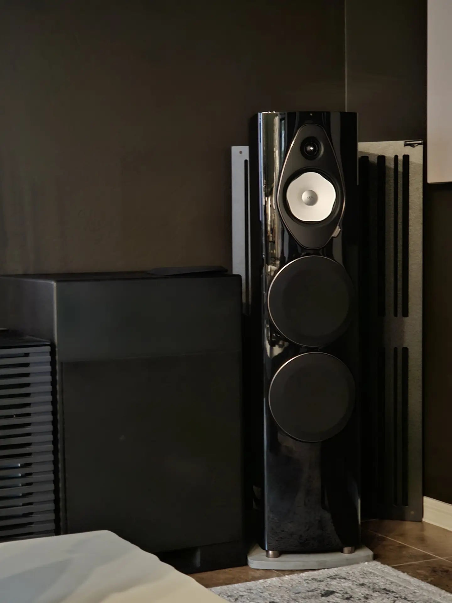 JTR Captivator 2400 Subwoofers (Pair)