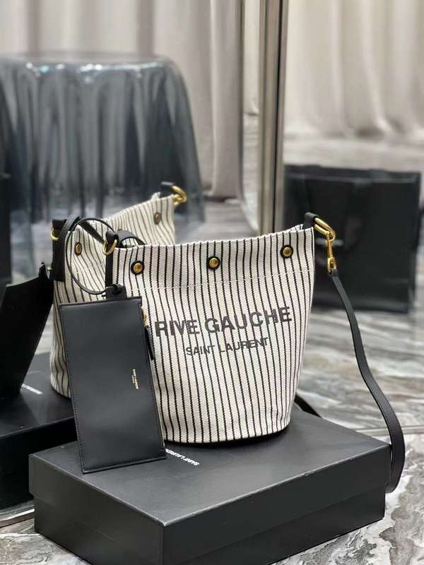 Yves Saint Laurent Icon Polished Handbag