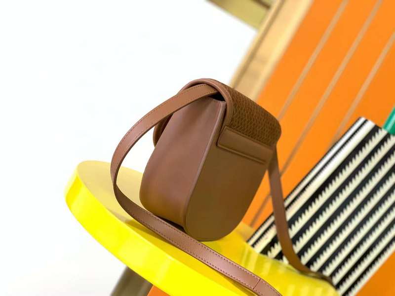 Yves Saint Laurent Runway Heritage Handbag