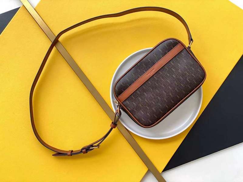 Yves Saint Laurent Weekend Polished Handbag