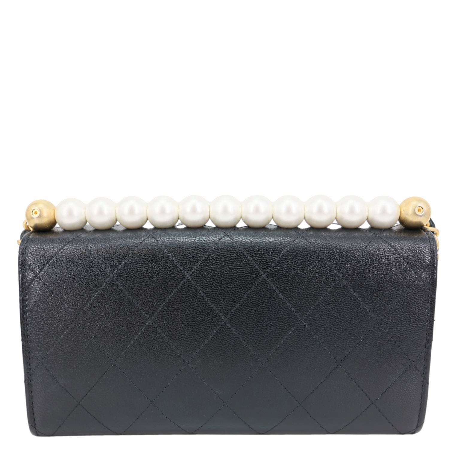 CHANEL Chic Pearls Quilted Goatskin Leather Clutch On Chain Black