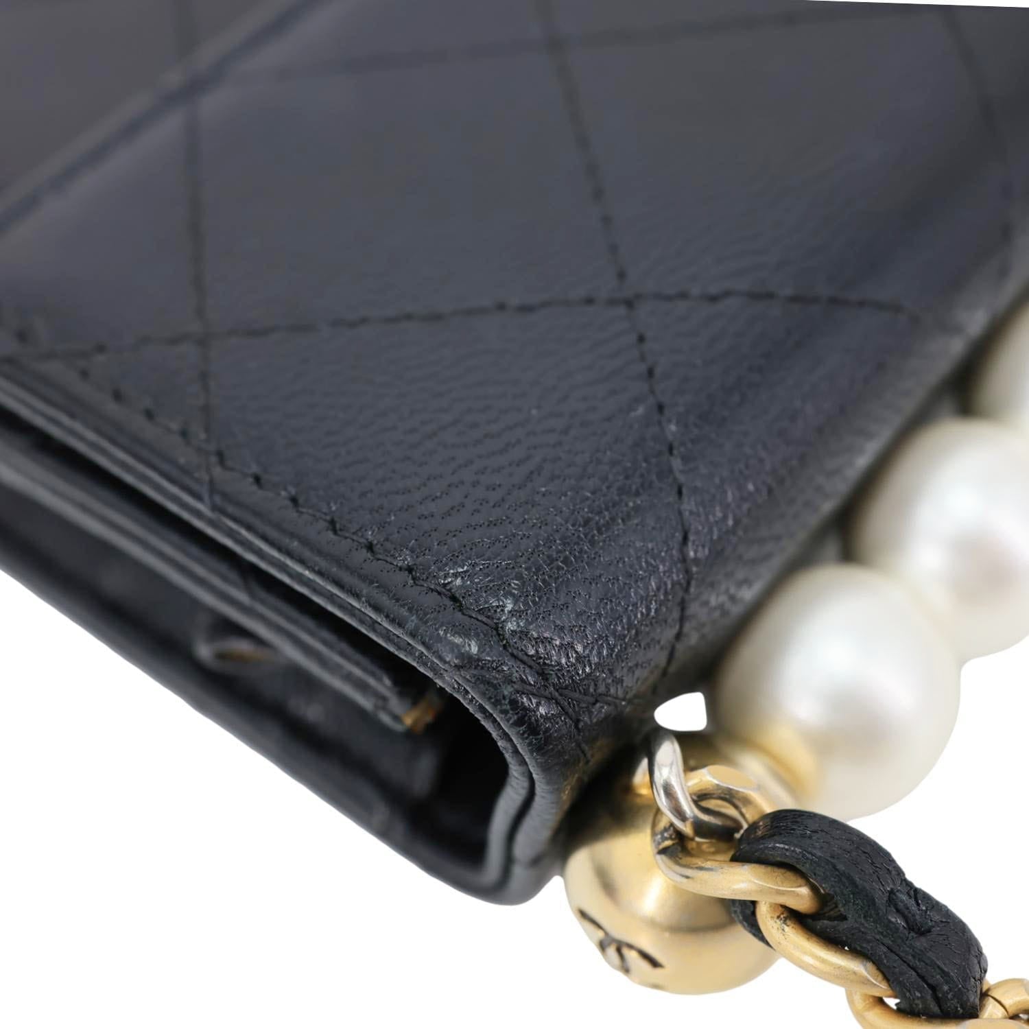 CHANEL Chic Pearls Quilted Goatskin Leather Clutch On Chain Black
