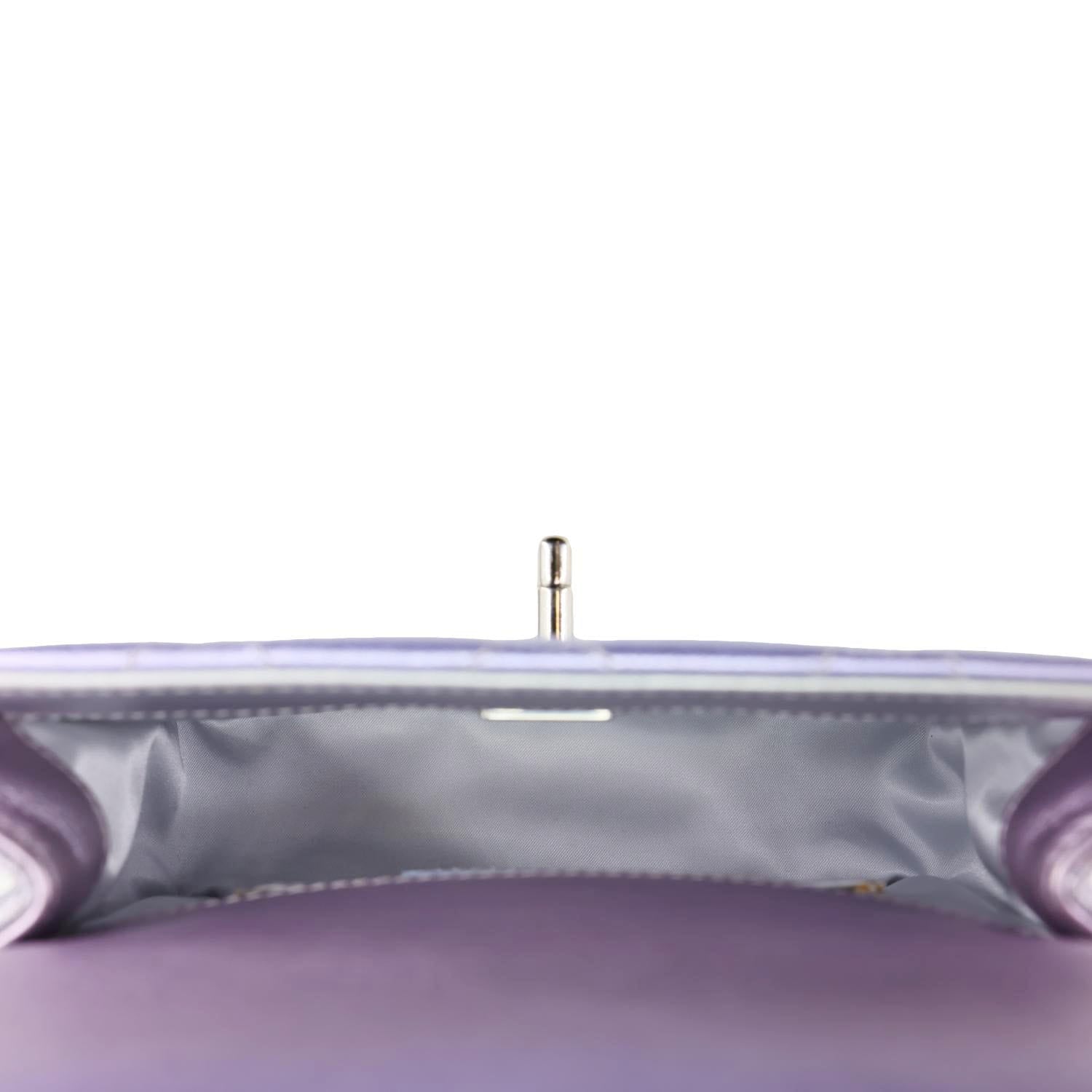 CHANEL Gradient Metallic Quilted Calfskin Leather Clutch Bag Silver