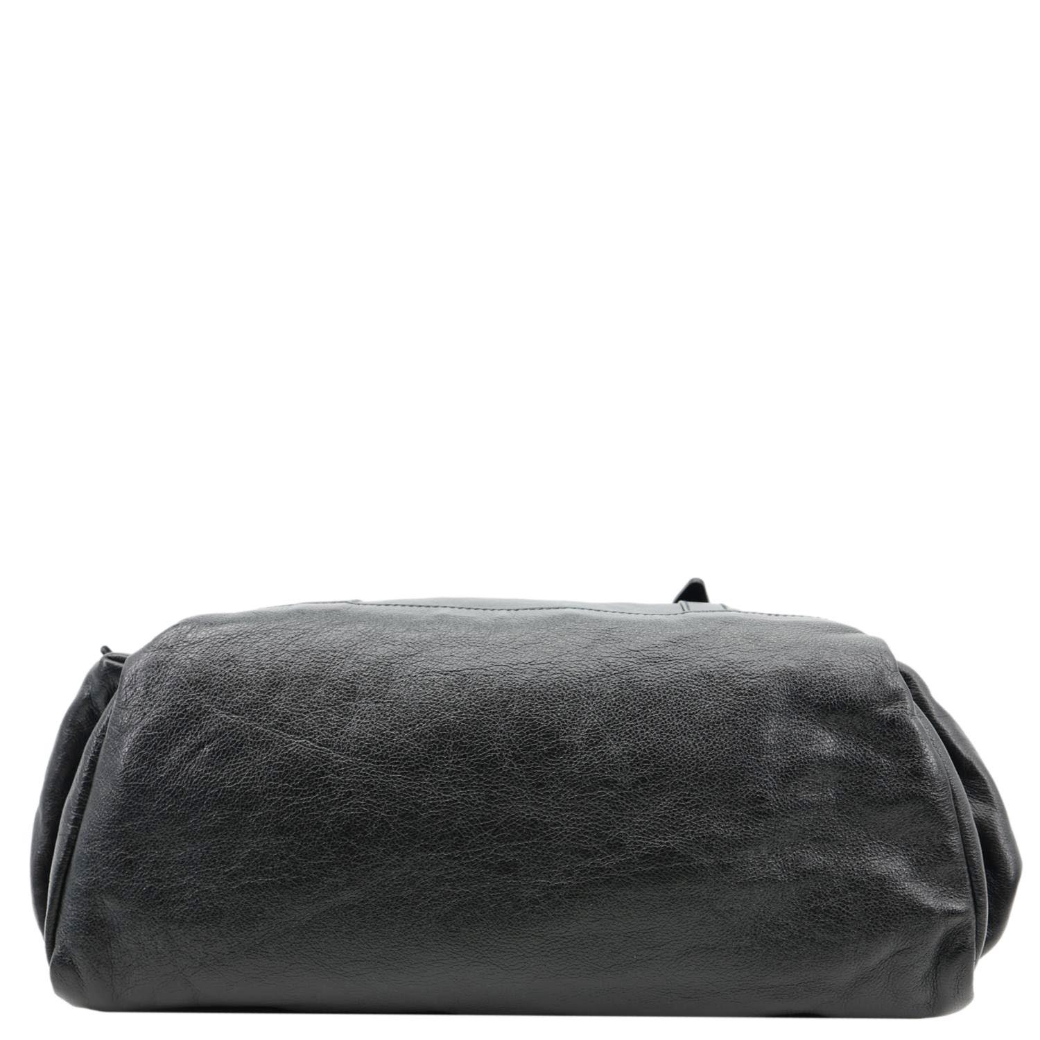 GUCCI Piuma Monochrome Leather Drawstring Bag Black 725664