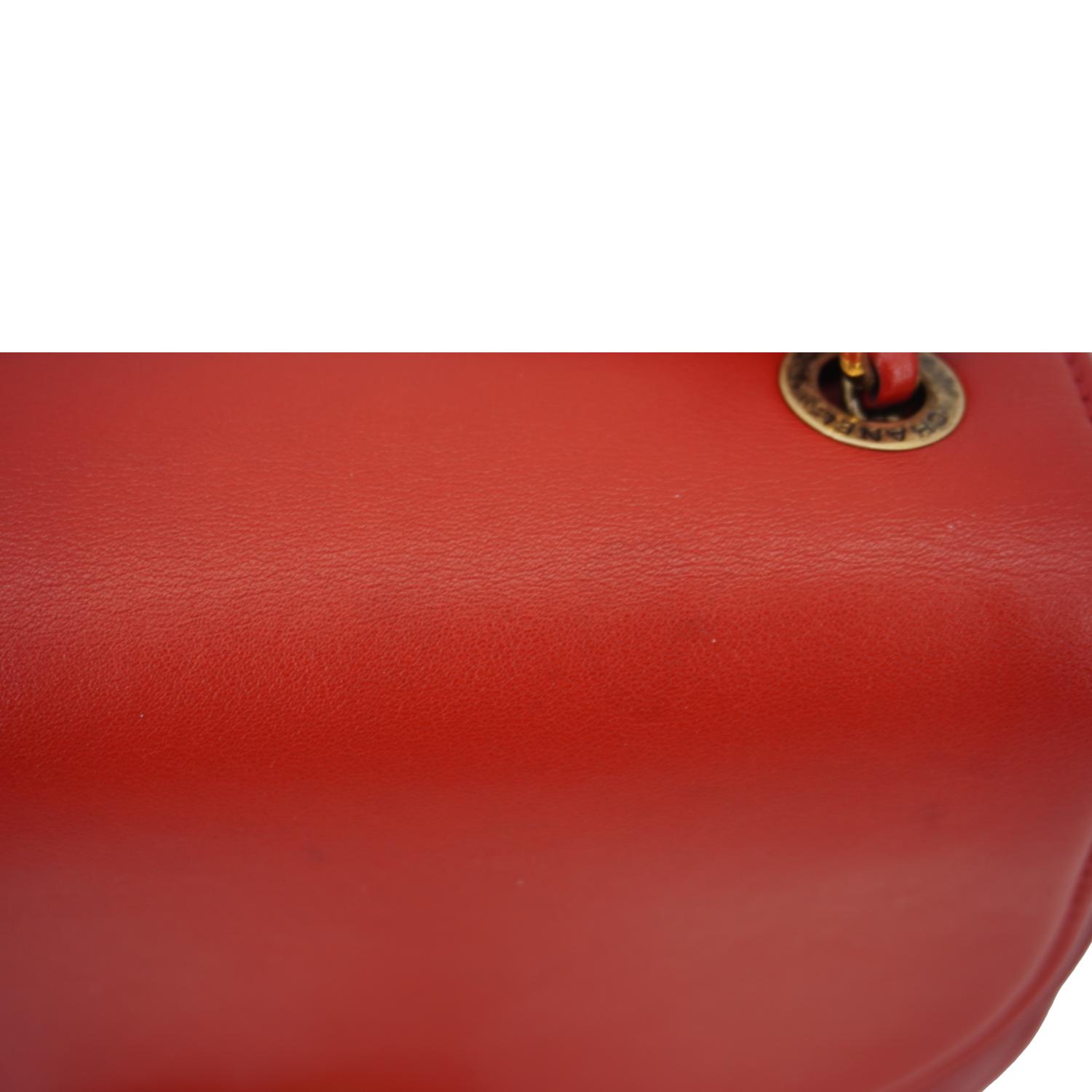 CHANEL Coco Curve Flap Small Quilted Calfskin Leather Messenger Bag Red