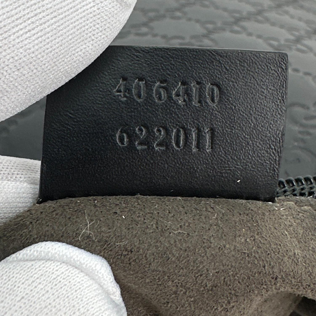 GUCCI GG Signature Leather Messenger Bag Black 406410