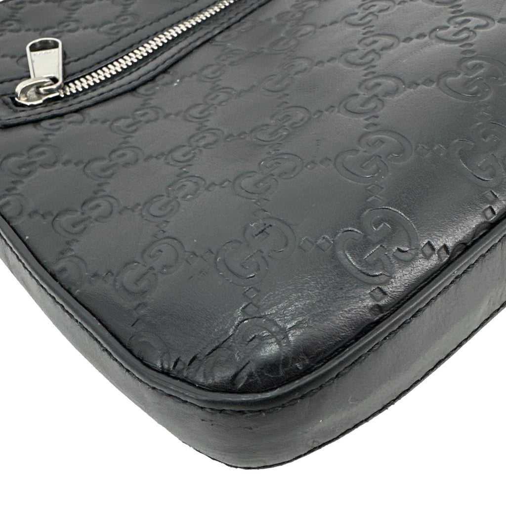 GUCCI GG Signature Leather Messenger Bag Black 406410