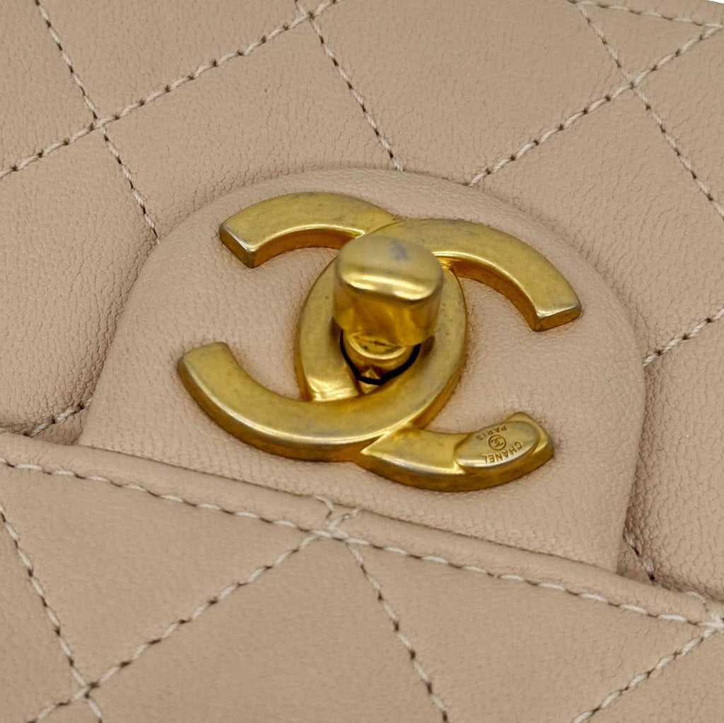 CHANEL Chic Pearls Flap Quilted Lambskin Leather Shoulder Bag Pink