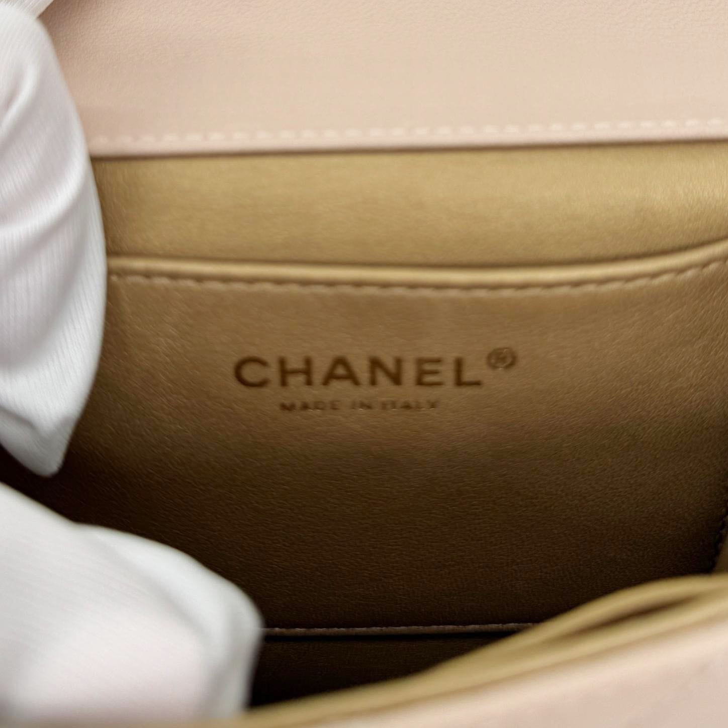 CHANEL Chic Pearls Flap Quilted Lambskin Leather Shoulder Bag Pink