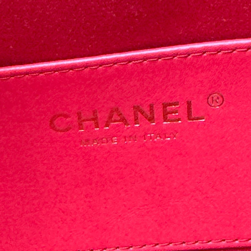 CHANEL 25 Mini Quilted Caviar Leather Hobo Bag Red