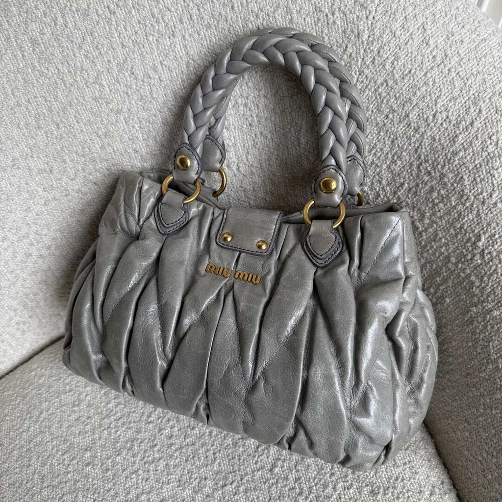 🔥 Authentic Miu Miu Matelasse Grey Leather Handbag Pre-owned 🔥