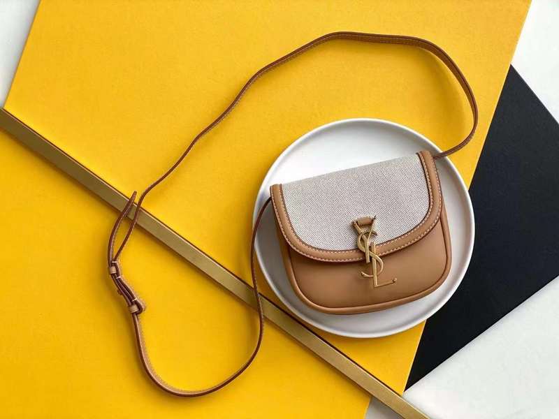 Yves Saint Laurent Icon Polished Handbag